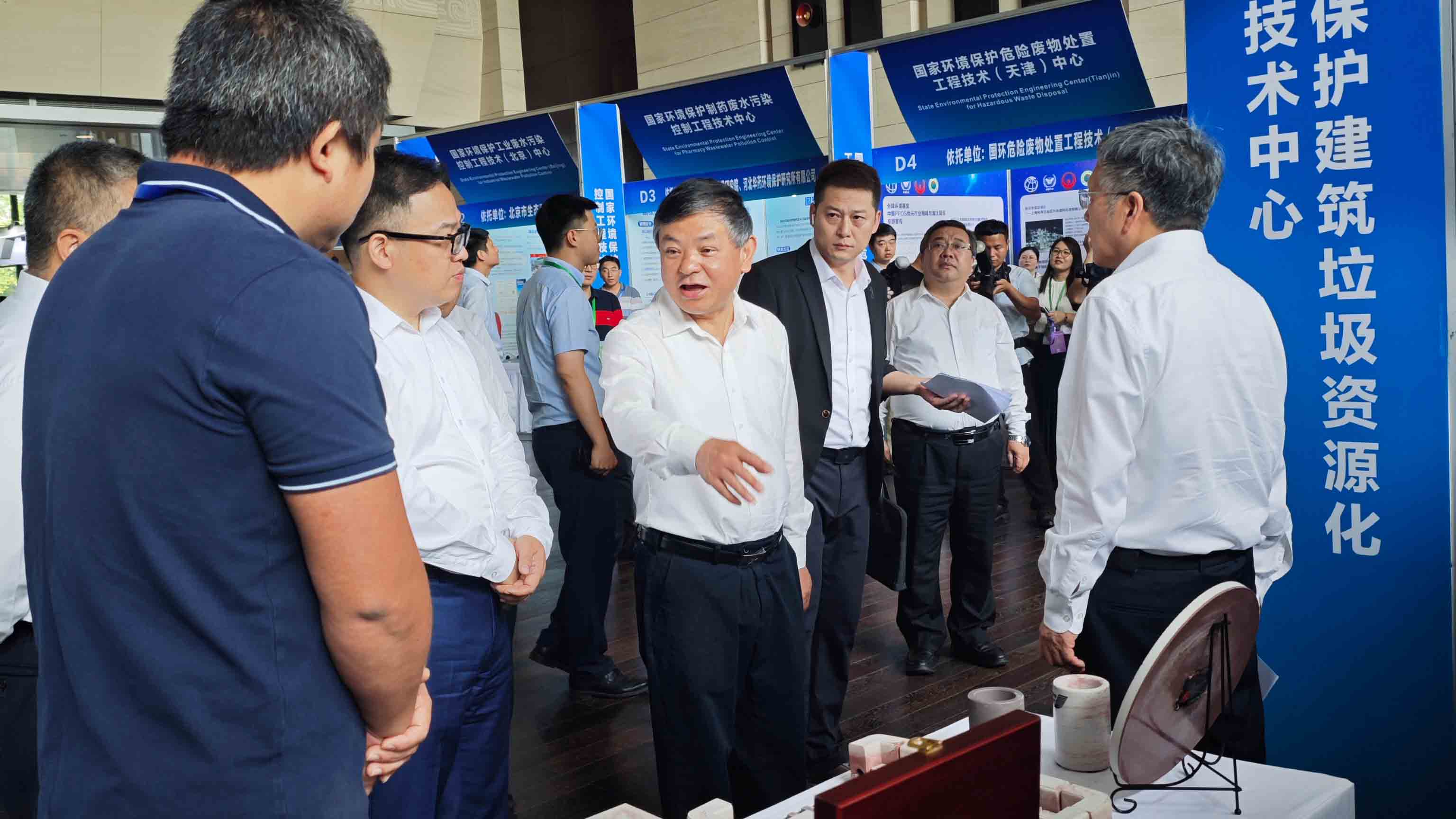 黃潤秋2.jpg 黃潤秋2.jpg